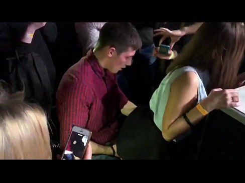 ❤️ ʻO ka moekolohe maoli i loko o kahi hale kalapu ʻo Rūsia. 18-makahiki-kahiko Lūkini kaikamahine i loko o ka anus a me ka vagina fucked i loko o ka nightclub ️ Porno ma haw.pornmega-com.ru ﹏